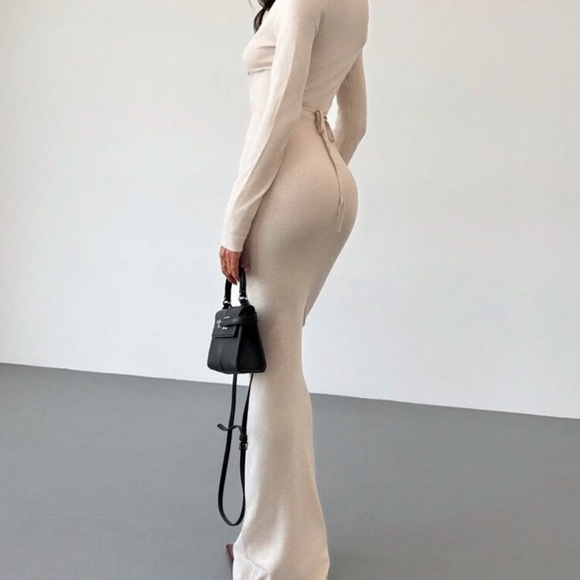 Elegant Cream Long Sleeve Dress - Picture 2 of 6